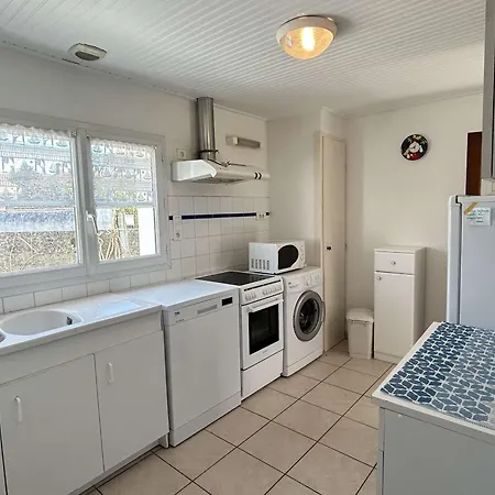 Maison Calme Proche Avec Jardin Clos, Parking Prive & Barbecue - - Fr-1-224b-221 *