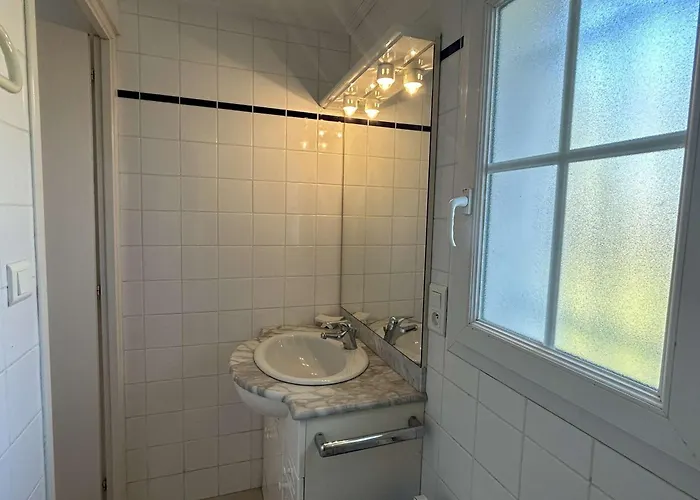 Maison Calme Proche Avec Jardin Clos, Parking Prive & Barbecue - - Fr-1-224b-221 *